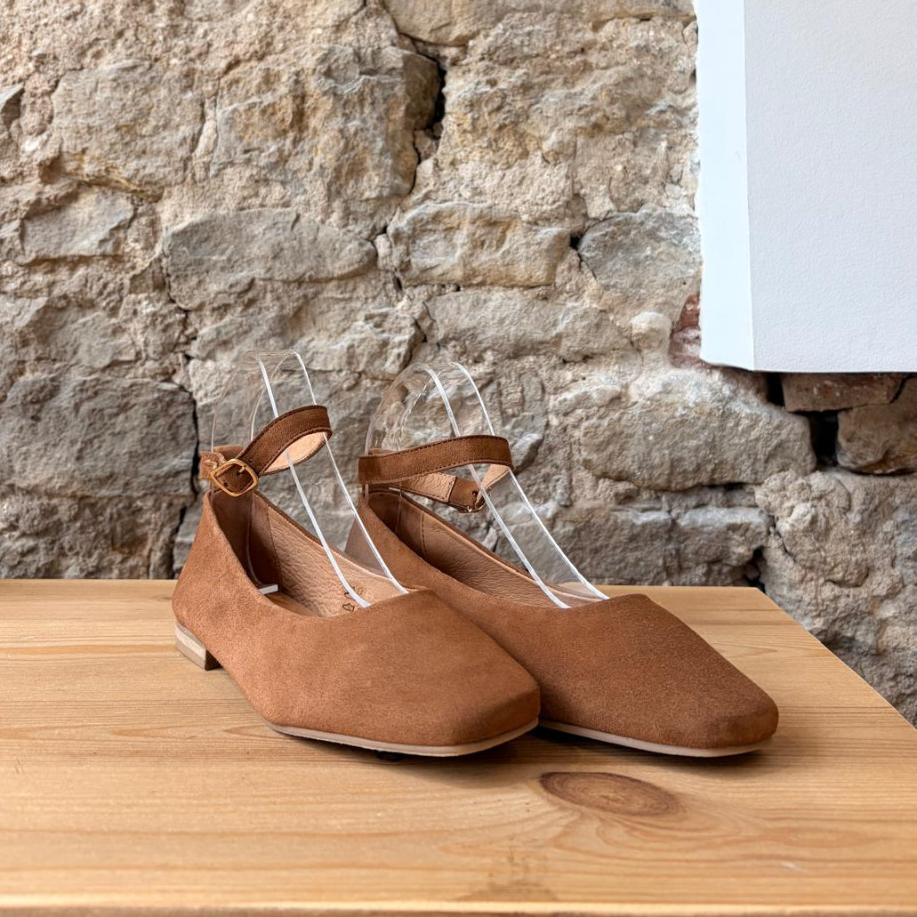 Ballerine We Do Camel
