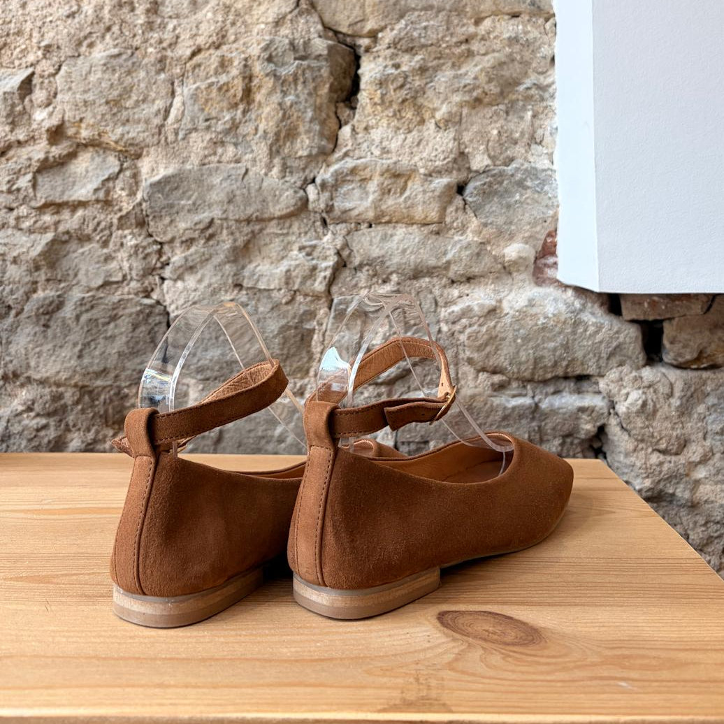 Ballerine We Do Camel