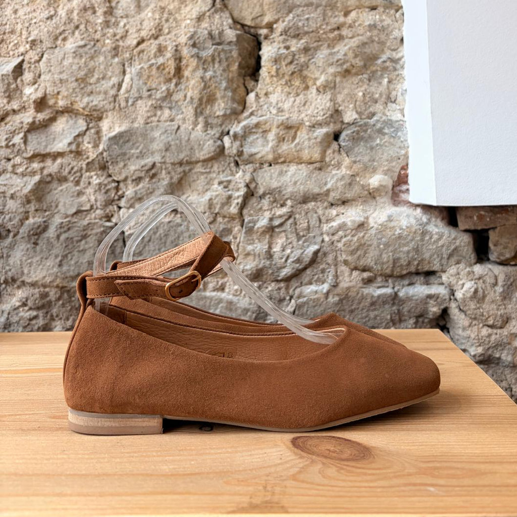Ballerine We Do Camel