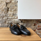 Mocassin noir à boucle