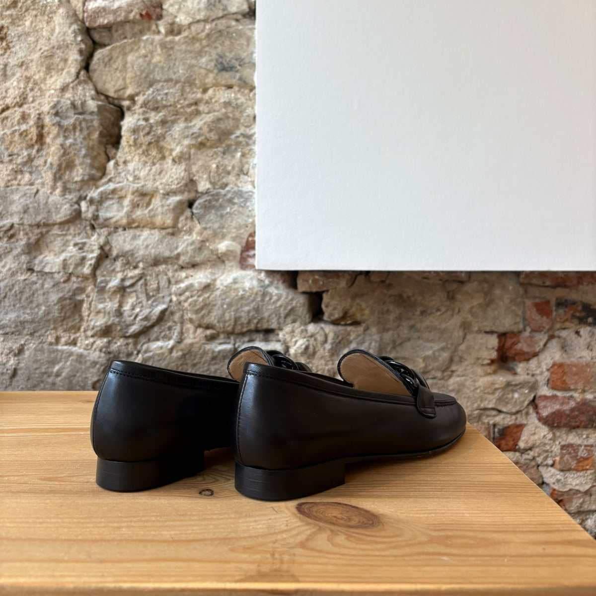 Mocassin noir à boucle