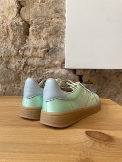 Baskets vert d'eau